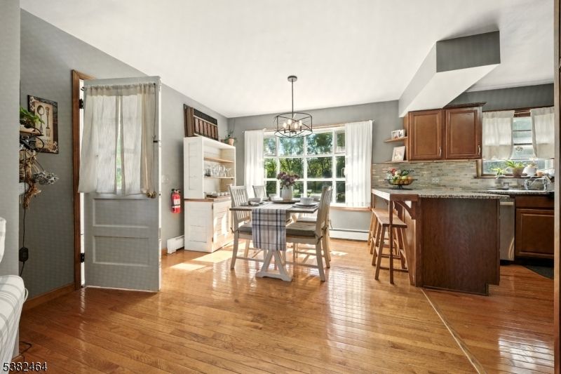 Chandelier, Dining room, Interior, Kitchen, Wood Texture Flooring