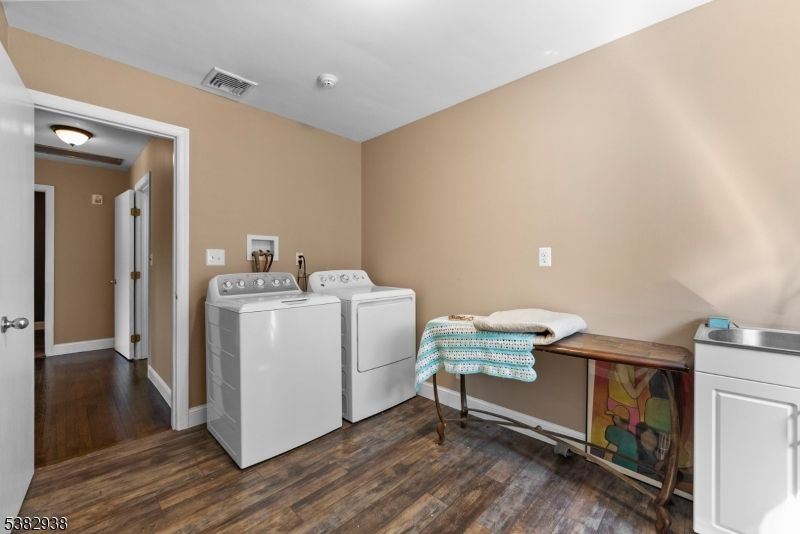 Interior, Washer, Wood Texture Flooring