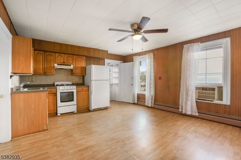 Interior, Kitchen, Wood Texture Flooring, Wooden Walls