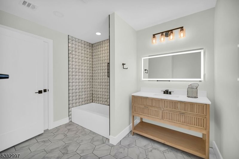 Bathroom, Interior, Recessed Lighting