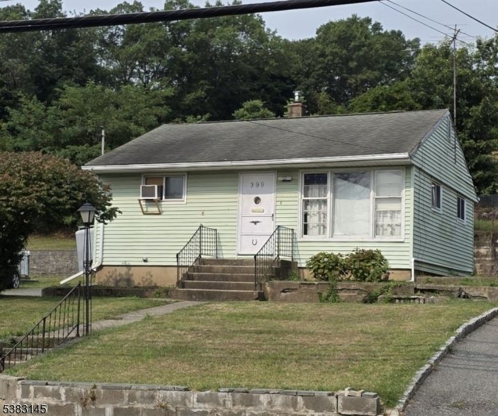 Exterior, Facade, Cape Cod