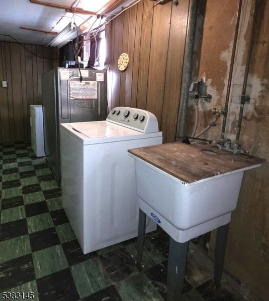Interior, Washer, Wooden Walls