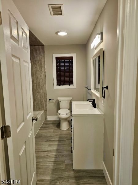 Bathroom, Interior, Recessed Lighting, Wood Texture Flooring
