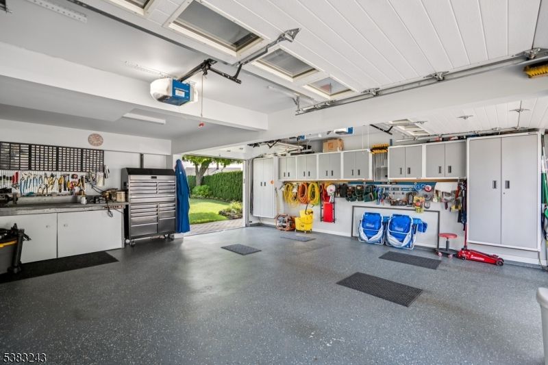 Garage, Interior