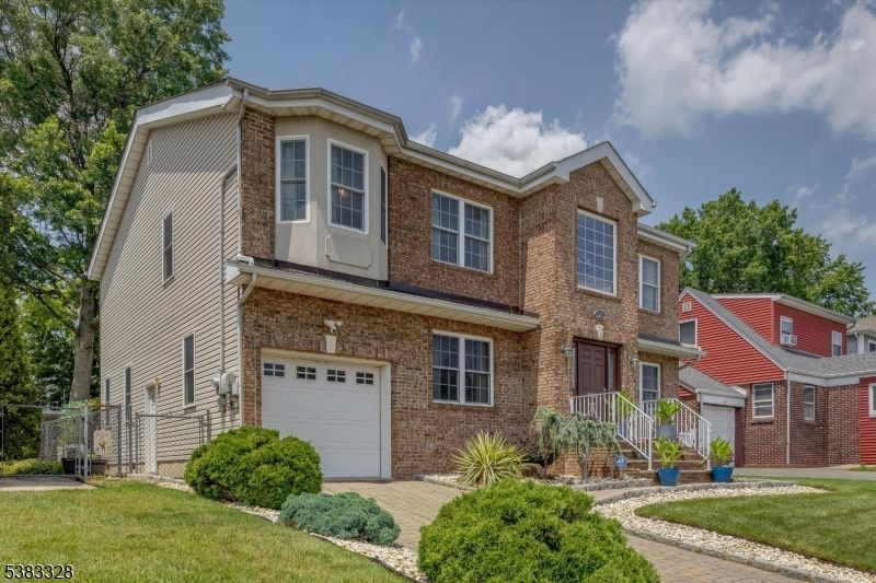 Attached, Exterior, Facade, Brick Facade, Rowhouse