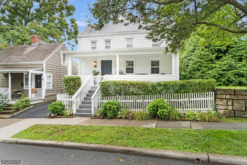 Exterior, Facade, Cape Cod