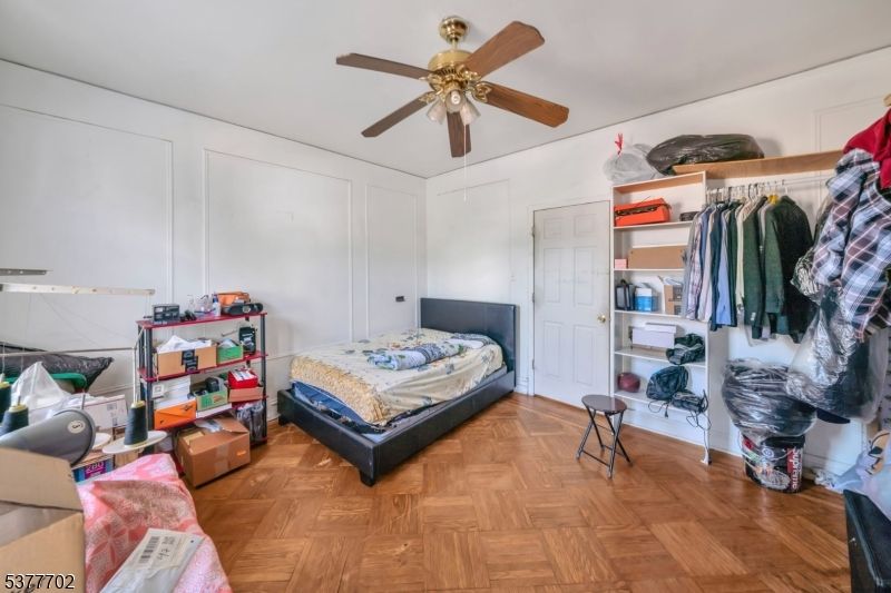 Bedroom, Interior, Walk-in Closets, Wood Texture Flooring