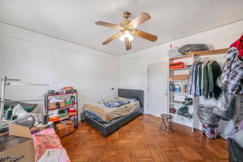 Bedroom, Interior, Walk-in Closets, Wood Texture Flooring