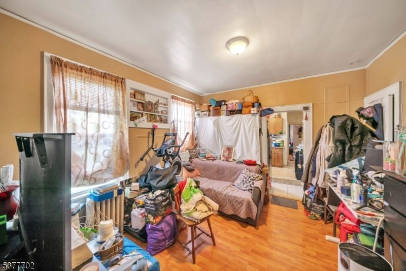 Fitness Equipment, Interior, Living room, Wood Texture Flooring