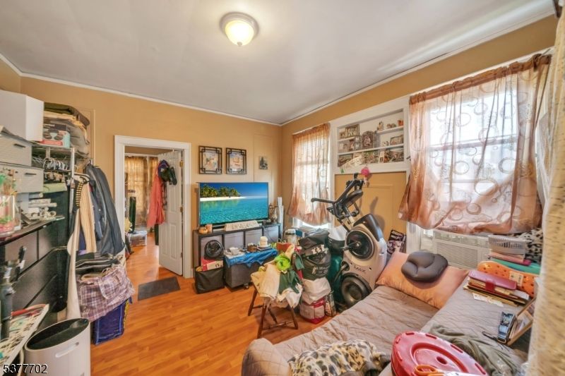 Fitness Equipment, Interior, Water, Wood Texture Flooring