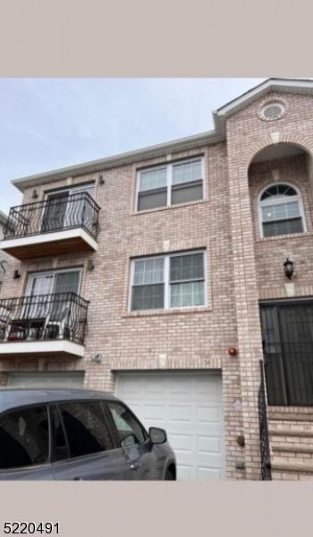 Attached, Exterior, Facade, Brick Facade, Rowhouse