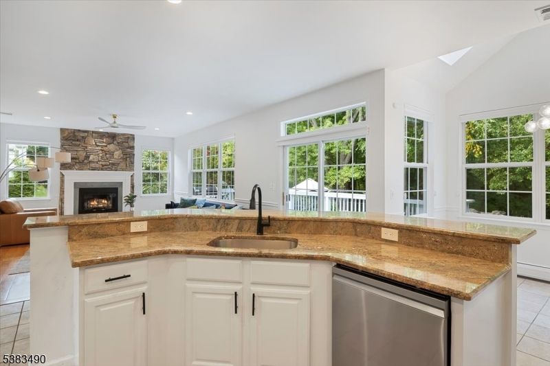 Fireplace, Interior, Kitchen, Recessed Lighting
