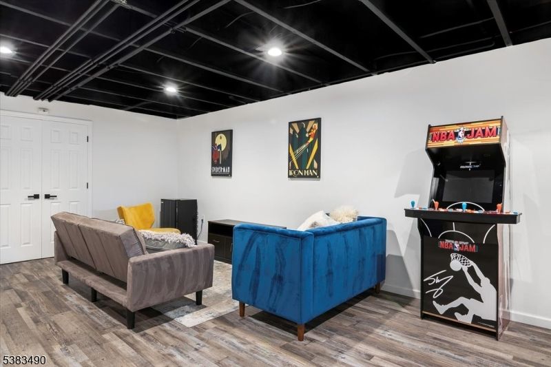 Interior, Recessed Lighting, Wood Texture Flooring