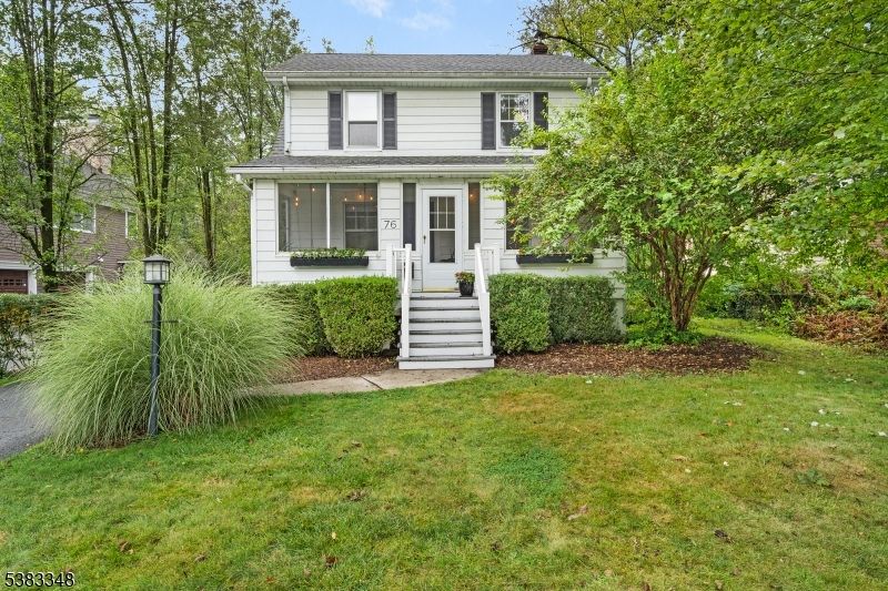 Exterior, Facade, American Foursquare