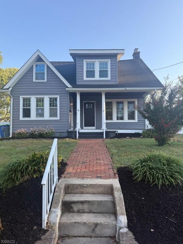 Exterior, Facade, American Craftsman