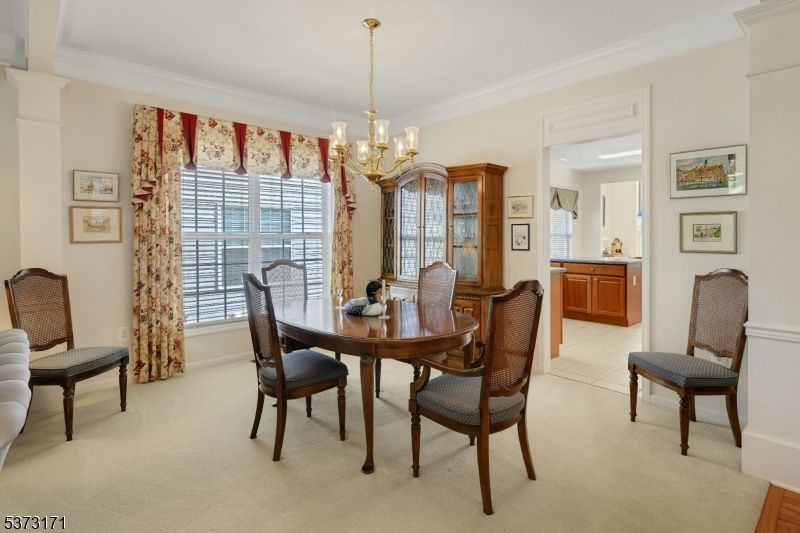 Chandelier, Dining room, Interior