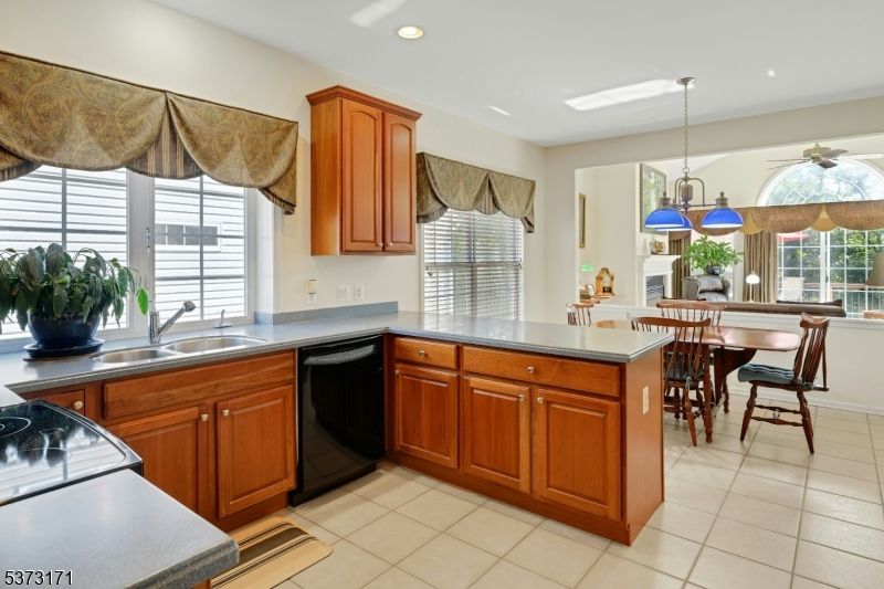 Dining room, Interior, Kitchen, Pendant Lights, Recessed Lighting