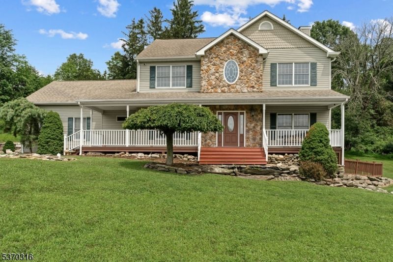 Backyard, Exterior, Facade, Farmhouse