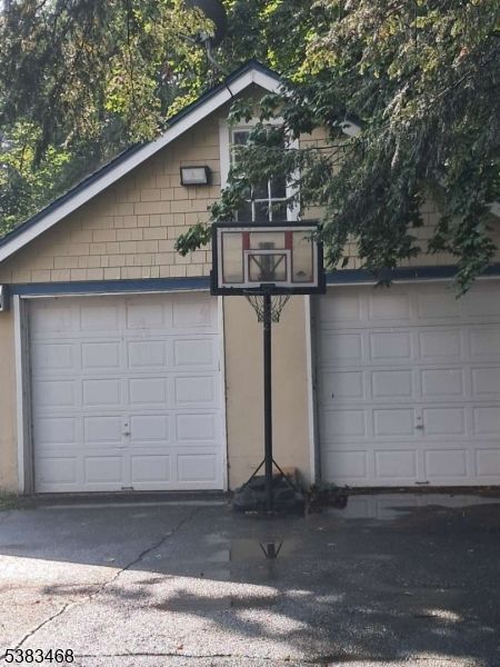 Detached Garage, Exterior