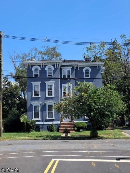 Exterior, Facade, Rowhouse
