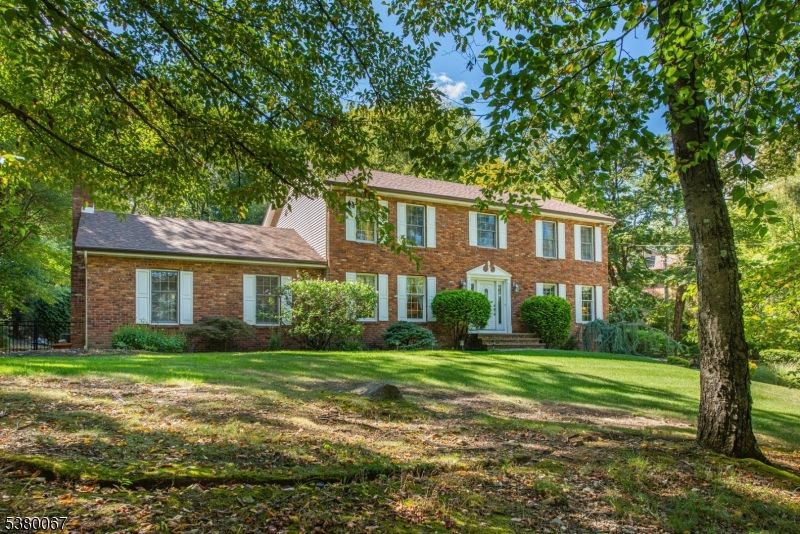 Exterior, Facade, Brick Facade, Georgian