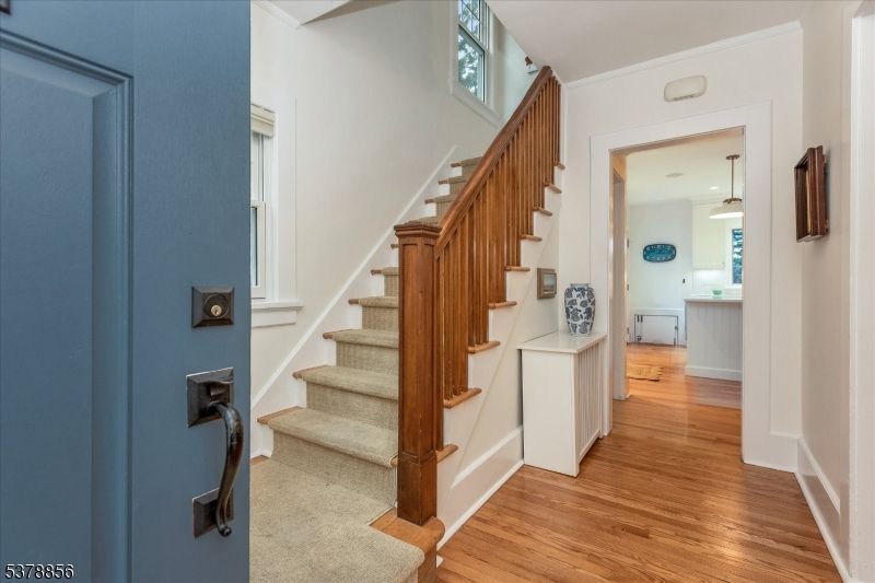 Interior, Pendant Lights, Recessed Lighting, Wood Texture Flooring