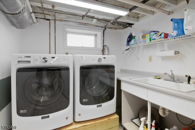 Interior, Washer, Wood Texture Flooring
