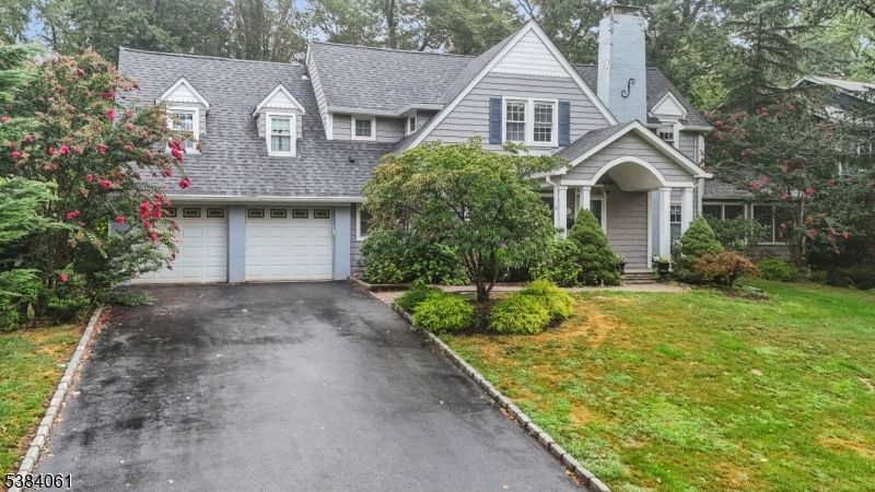 Attached, Exterior, Facade, Tudor Revival