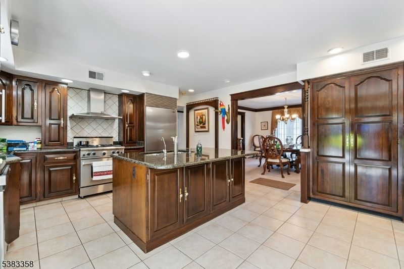 Chandelier, Dining room, Interior, Kitchen, Recessed Lighting, Stainless Steel Appliances