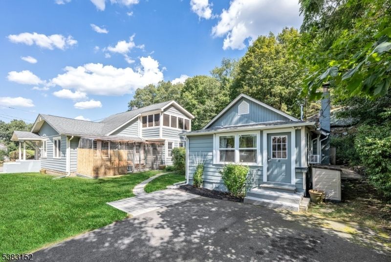 Backyard, Exterior, Facade, Ranch