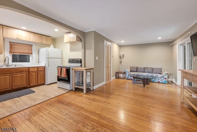 Interior, Kitchen, Living room, Recessed Lighting, Wood Texture Flooring