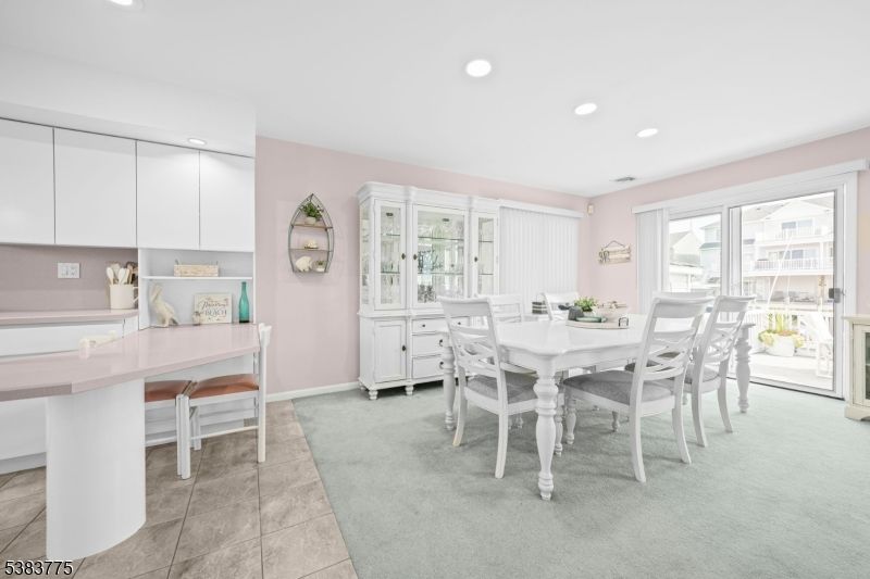 Dining room, Interior, Recessed Lighting