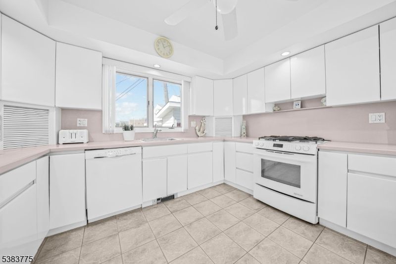 Interior, Kitchen, Recessed Lighting