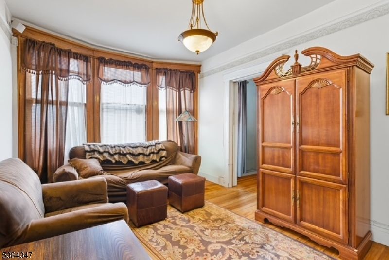Interior, Living room, Pendant Lights, Wood Texture Flooring