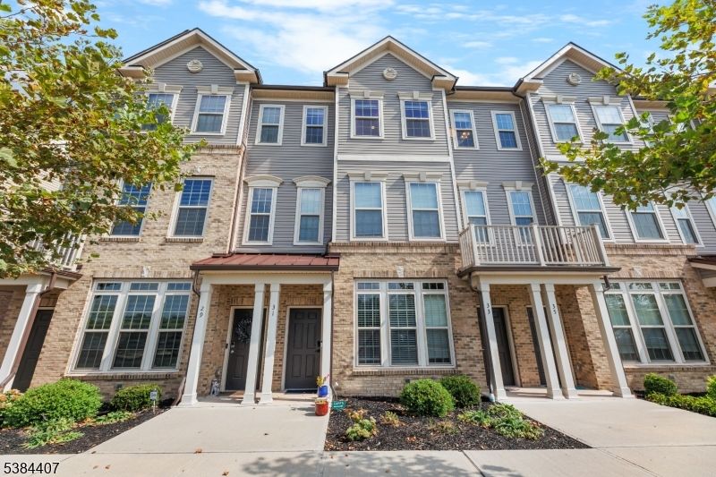Exterior, Facade, Brick Facade, Rowhouse
