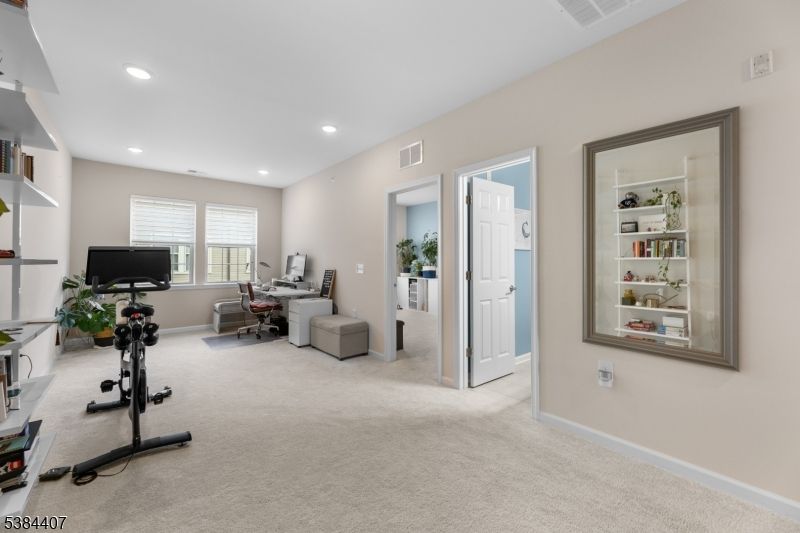Fitness Equipment, Interior, Living room, Recessed Lighting