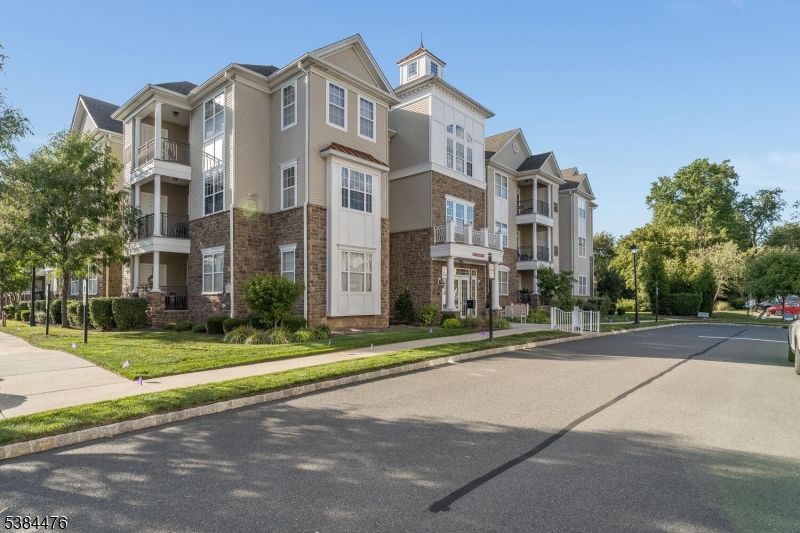 Exterior, Facade, Brick Facade, Rowhouse