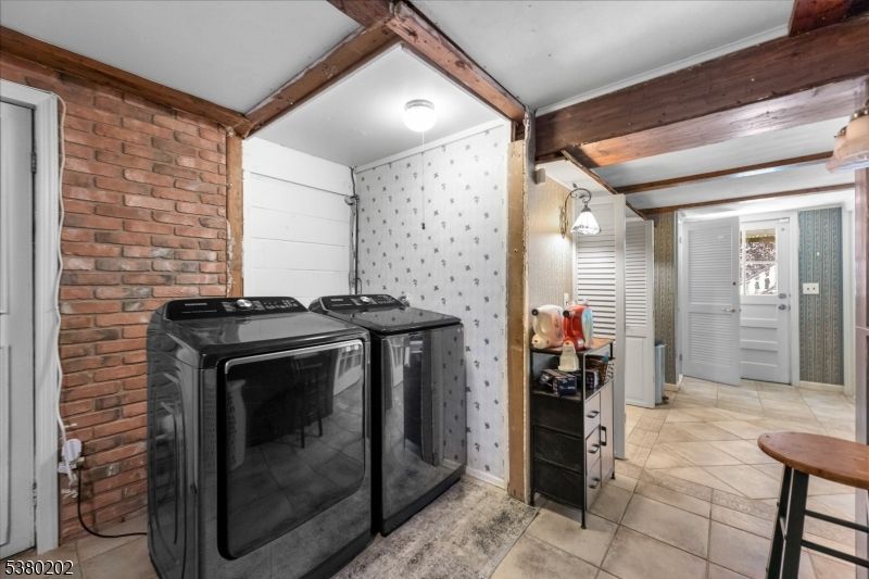 Interior, Stone Walls, Washer