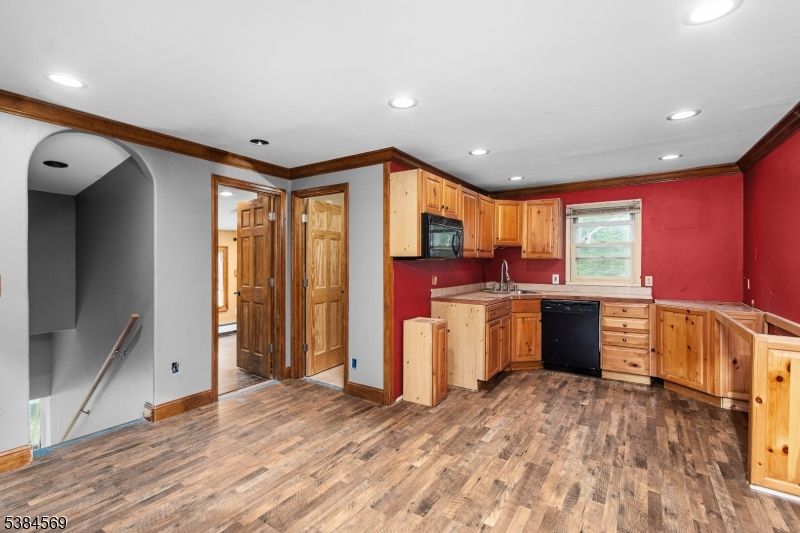 Interior, Kitchen, Recessed Lighting, Wood Texture Flooring