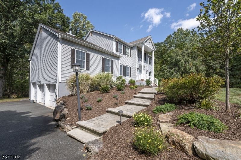 Attached, Exterior, Facade, Farmhouse