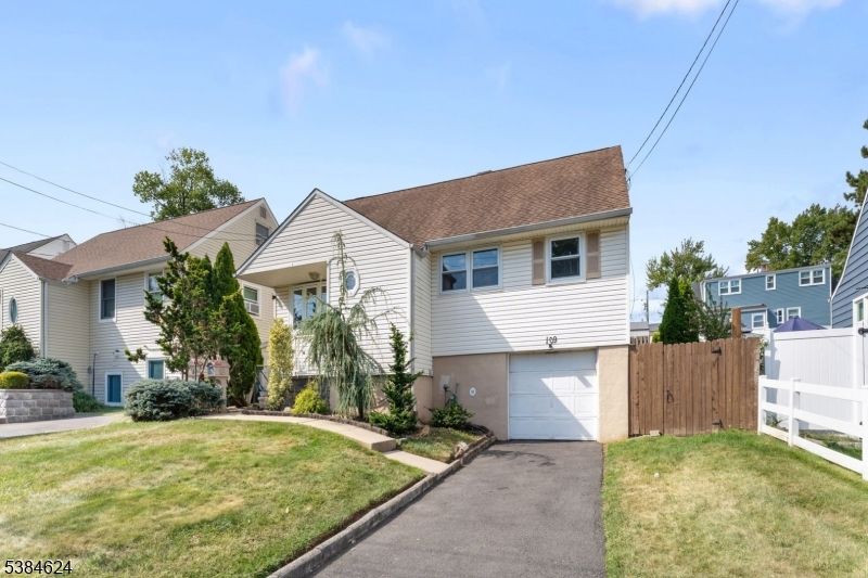 Attached, Exterior, Facade, Raised Ranch