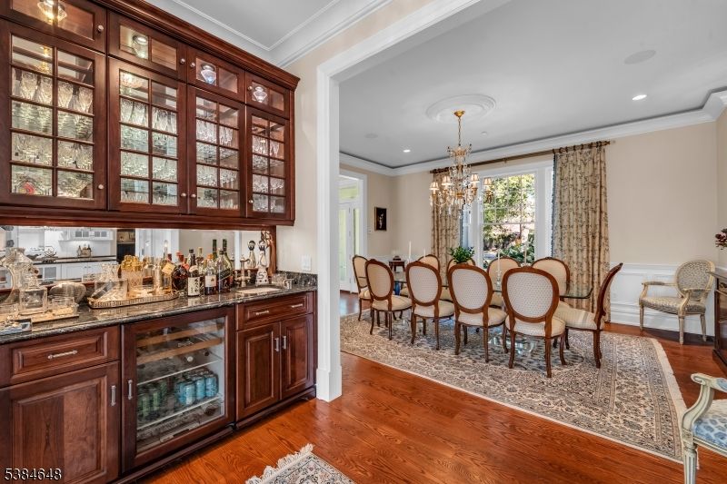 Chandelier, Dining room, Interior, Recessed Lighting, Wood Texture Flooring