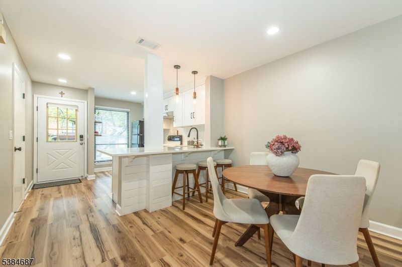 Dining room, Interior, Kitchen, Pendant Lights, Recessed Lighting, Wood Texture Flooring