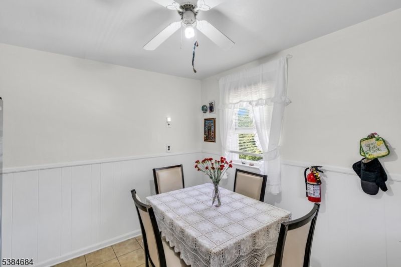 Dining room, Interior