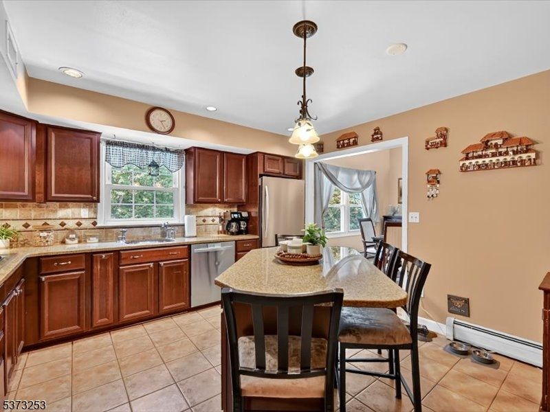 Dining room, Interior, Kitchen, Pendant Lights, Recessed Lighting, Stainless Steel Appliances