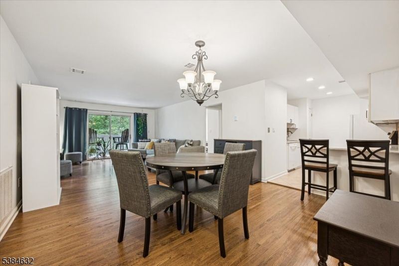 Chandelier, Dining room, Interior, Recessed Lighting, Wood Texture Flooring