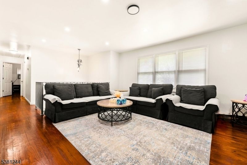 Interior, Living room, Pendant Lights, Recessed Lighting, Wood Texture Flooring