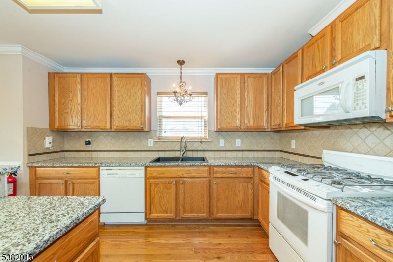 Chandelier, Interior, Kitchen, Wood Texture Flooring