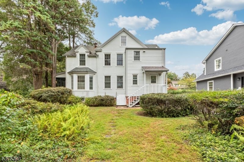 Backyard, Exterior, Facade, Queen Anne Victorian