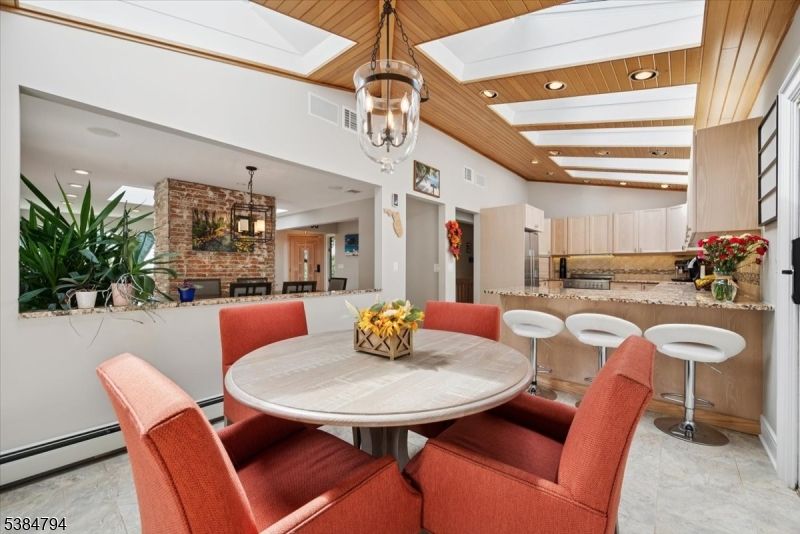 Dining room, Interior, Kitchen, Pendant Lights, Recessed Lighting, Stone Walls, Wooden Beams, Wooden Ceilings